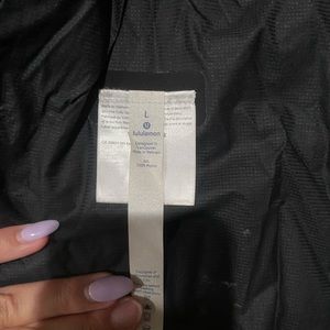 Large men lululemon wind break. No longer sold in stores.